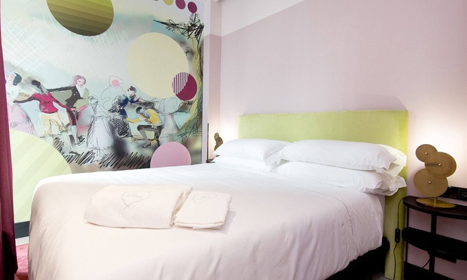 Cortes Apartment | Unique Design Apartment in Barrio las Letras