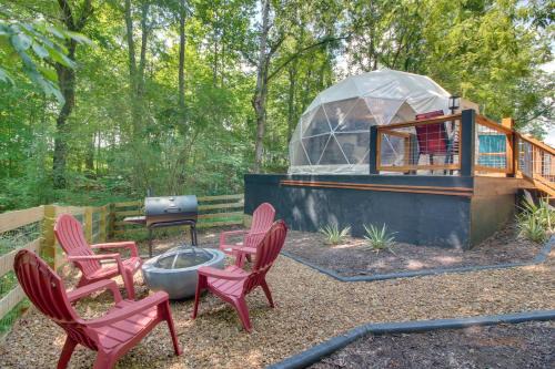 Sparta Apartment | Unique Dome Home with Deck in Smoky Mountains