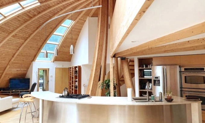 New Paltz House | Unique Dome House with Hot Tub & Piano on 28 Acres