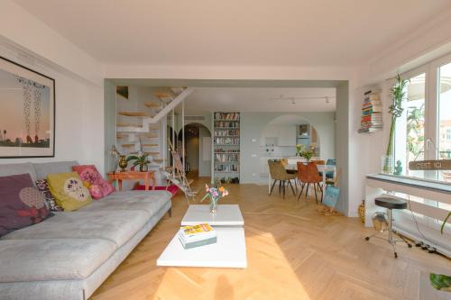 Les Baumettes Apartment | Unique downtown penthouse beach side panoramic view