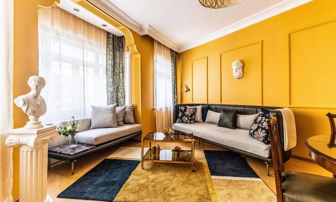 Tophane Apartment | Unique Flat w Balcony 5 min to Istiklal Street