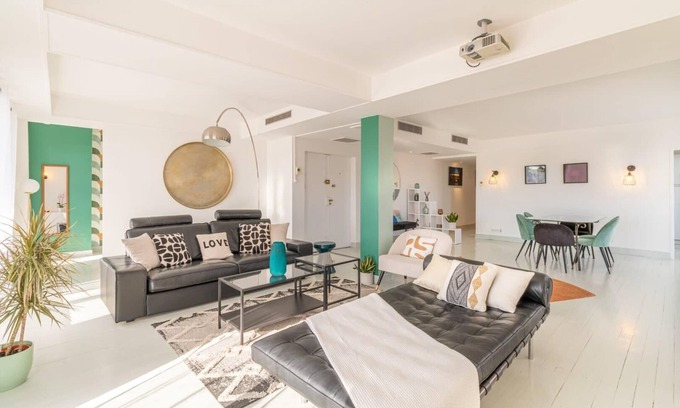 Toulouse City-Centre Apartment | Unique/Grand Penthouse in the heart of Toulouse