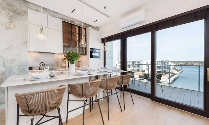 Orlinki Apartment | Unique interiors in a modern seaside marina