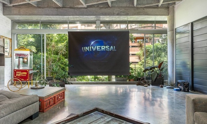 Las Lomas I Apartment | Unique Location, Artistic Spacious Loft Poblado