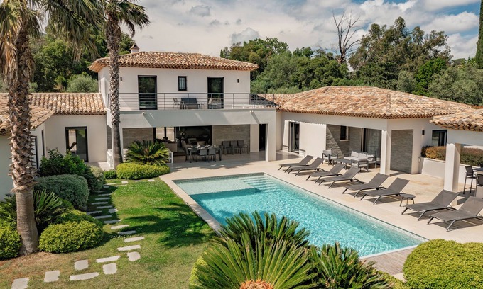 Plan-de-la-Tour Villa | Unique ! Luxueuse Villa Avec Piscine Chauffée, Jaccuzzi, Climatisée, Parking