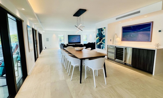 Great Harbour Cay House | Unique Luxurious Modern Renovated Townhouse