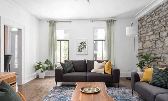 Ville-Marie Apartment | Unique, Old, Montreal, Parking & Patio 10 Guests