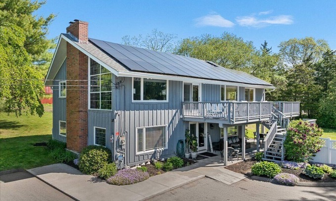 Mystic House | Unique Retreat w/Private Patio, 4 King Beds & BBQ