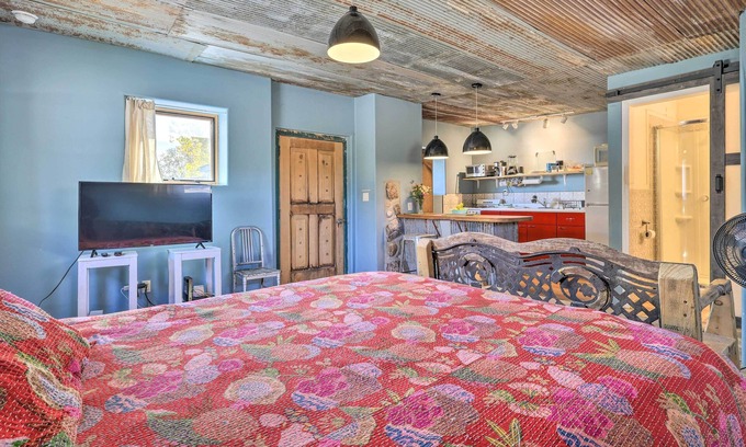 Santa Cruz Apartment | Unique Santa Cruz Studio ~ 25 Mi to Santa Fe