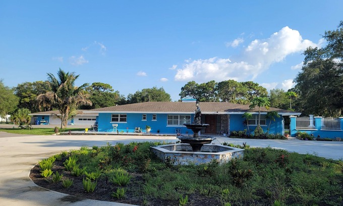 Desoto Acres House | Unique Sarasota Estate .
