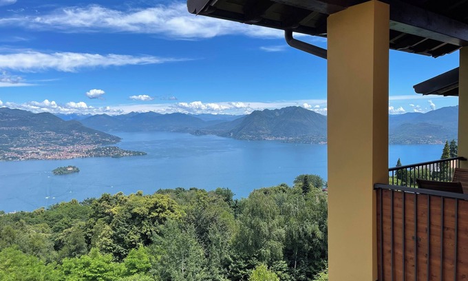 Levo Apartment | Unique view over the Lake, charming house surrounded by nature