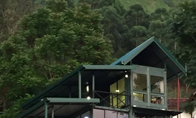 Katukitula House | Unique way of living with spectacular vistas to leave the world behind.