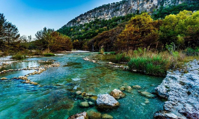 Rio Frio House | UNIQUELY AMAZING TEXAS HILL COUNTRY HOUSE CLOSE TO FRIO RIVER SLEEPS UP TO 14!