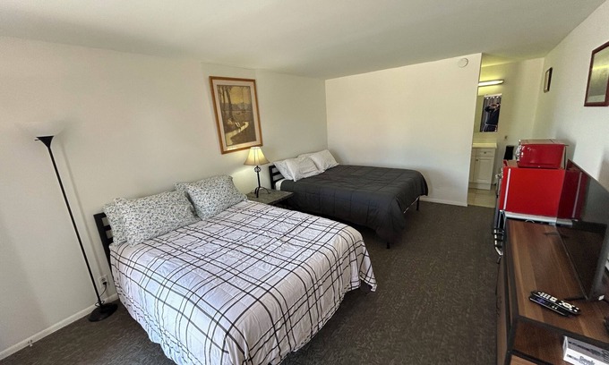 Fillmore Apartment | Unit 14 at Spinning Wheel Motel in Historic Fillmore