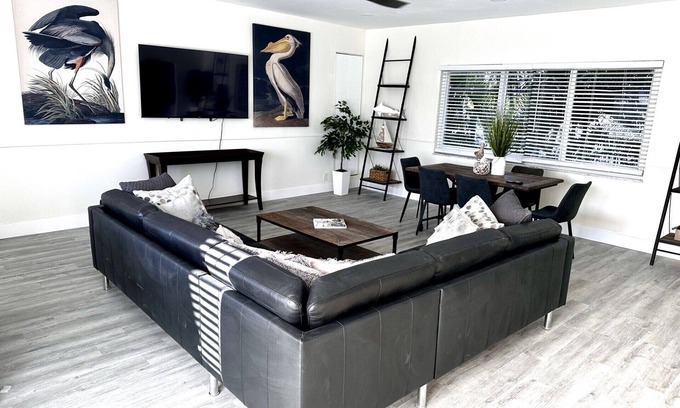 Lauderdale-by-the-Sea Hotel | Unit 2B 3 Bedroom/3 Bath Penthouse Sleeps 10
