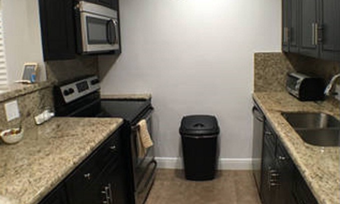 East Fort Lauderdale Villa | UNIT #4 LAUDERDALE BY THE SEA 200 STEPS to Beach and fun! Modern Studio