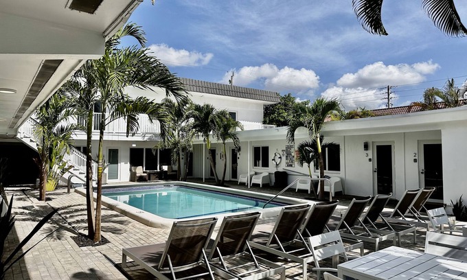 Lauderdale-by-the-Sea Hotel | Unit 6 Premium 1 Bedroom King Pool View Suite, King Bed, kitchen, pool view