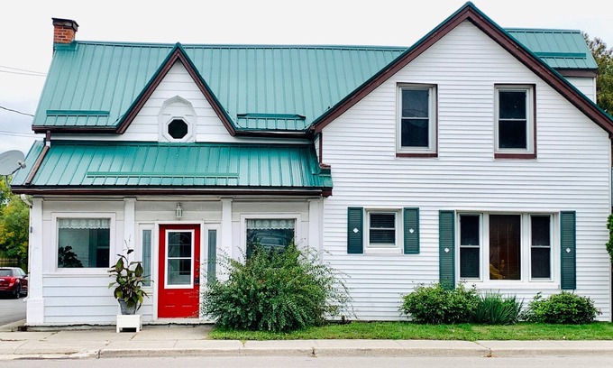 Frankford Apartment | UnitC— Loft Studio