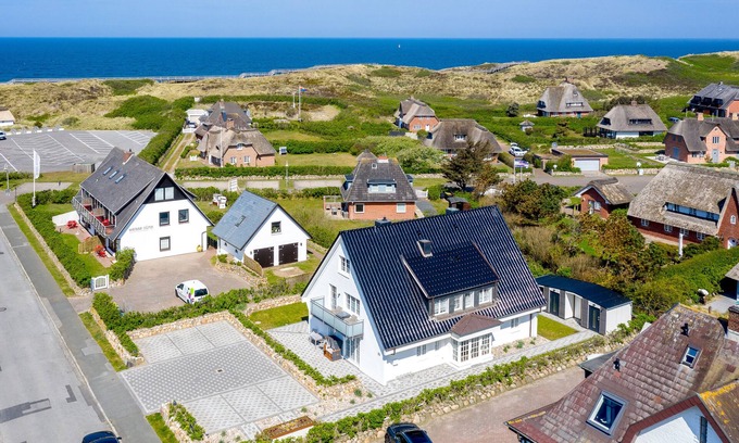 Wenningstedt-Braderup Apartment | Unmittelbar am Strand Gelegenes, Sehr Großzügiges 3-raum-appartement im Og&dg