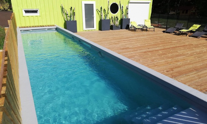 Chateauneuf-sur-Isere House | Unusual housing: Containers in a green and quiet setting