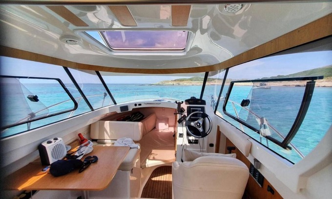 Bastia Boat Rental | UNUSUAL NIGHT ABOARD A BOAT