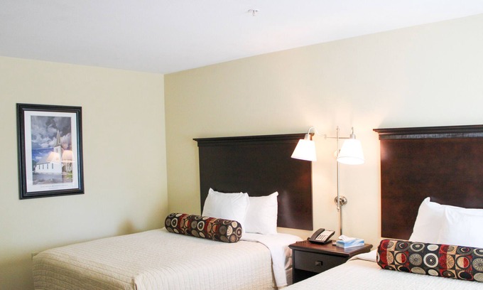 Kelleys Island House | Unwind and Relax at the Kelleys Island MarbleHead Suites 220