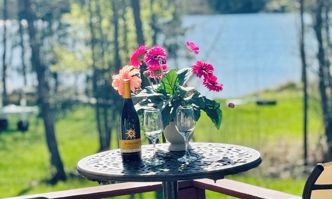 McGregor House | Unwind at a Tranquil 2-Bedroom Lakeside Retreat in Northern Minnesota