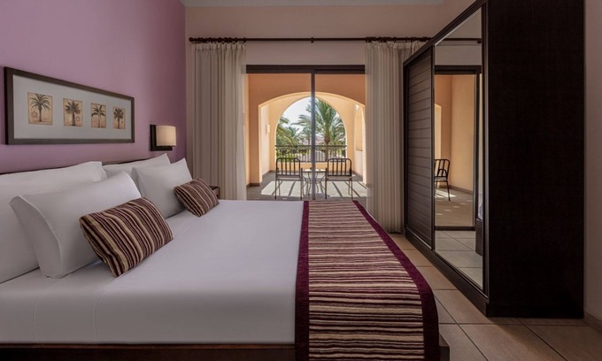 Makadi Bay Resort | Unwind in 4 Garden View Suite l Pools, Billiards, Tennis & Beach Fun