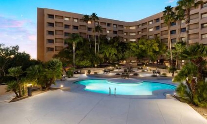 Tucson House | Unwind in Style: 2 Queens, Hilton Tucson East, Scenic Beauty, Pool Access