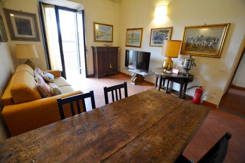 Santissima Annunziata Apartment | UNYCA - Typical Florentine Hideaway