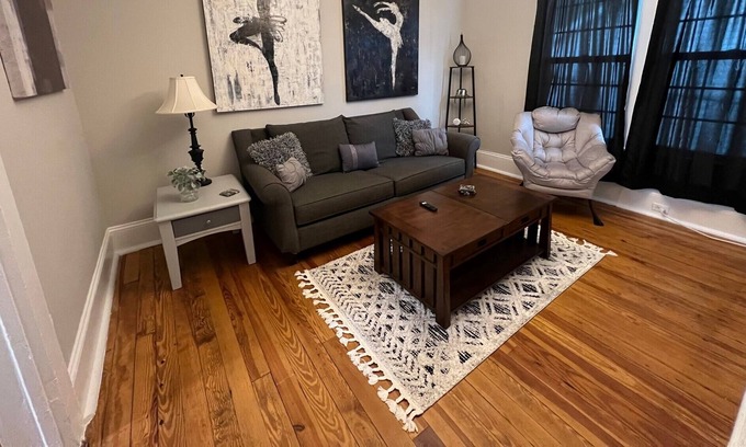 Biddleville House | Updated 1 Bedroom - Walk to Uptown - Pet Friendly!