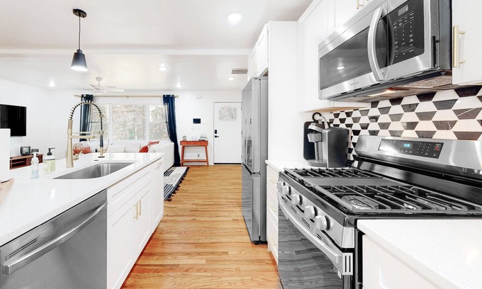 Collier Heights House | Updated 2-story modern home near downtown with deck, washer/dryer, grill, AC