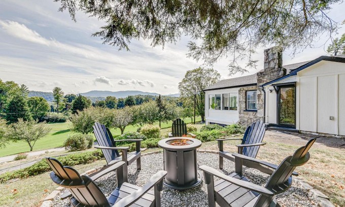 Waynesville House | Updated and Modern Waynesville Cottage with Fire Pit