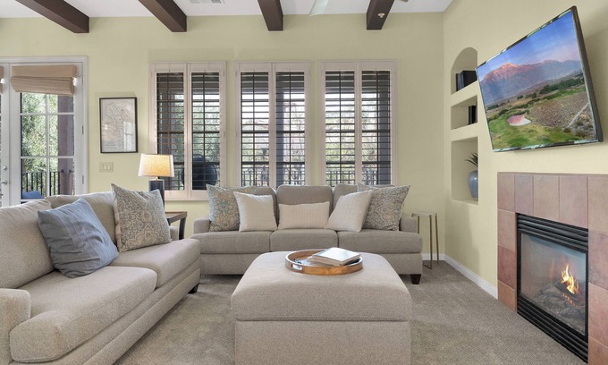 La Quinta Villa | Updated and Refreshed 3/3 villa just steps away from the Sparkling pool