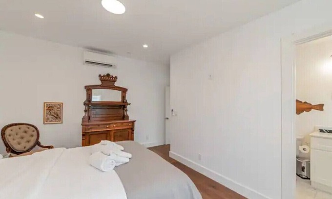 Petaluma House | Updated and Spacious 3BR/2BA Victorian Style Home