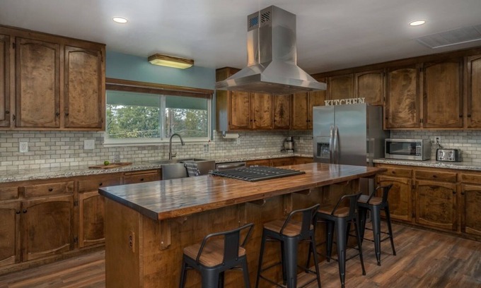 Arnold Cabin | Updated Cabin-AC-game room- room for 2 families-Dogs Welcome