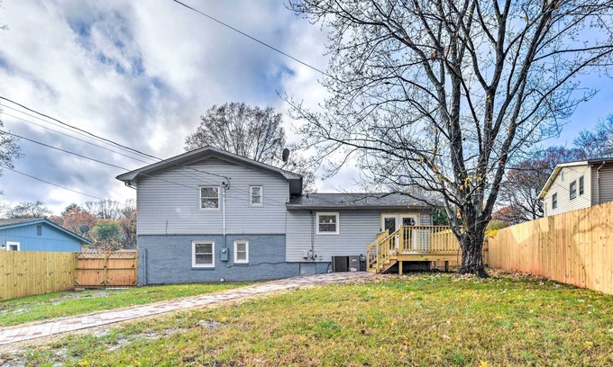 Hidden Valley House | Updated Charlotte Home w/ Yard, Fire Pit!