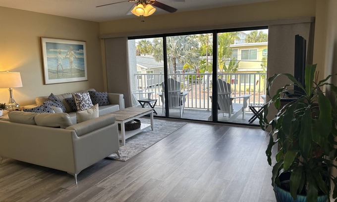 Clearwater Beach Condo | Updated condo just steps to the white sand beaches of Clearwater Beach