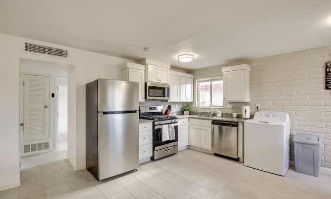 Biggs Field House | Updated El Paso Home - 14 Mi to Downtown!