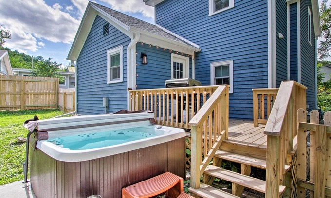 Galena House | Updated Galena Home: Spacious & Pet-Friendly Yard!
