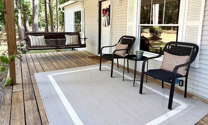 Mesena House | Updated home in Thomson near lake and boat ramp