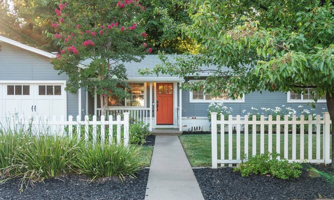 Chico House | Updated Home with Backyard and Hot Tub Close to BIDWELL PARK