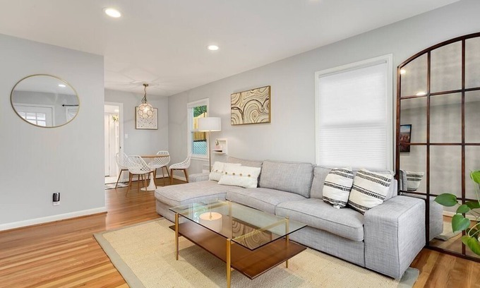 Shoreline House | Updated NE Seattle · 2BR · Yard · Near Light Rail