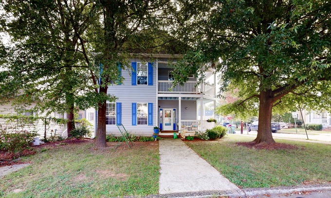 Summerhill Apartment | Updated walk-up apartment with private patio - close to zoo and ballpark