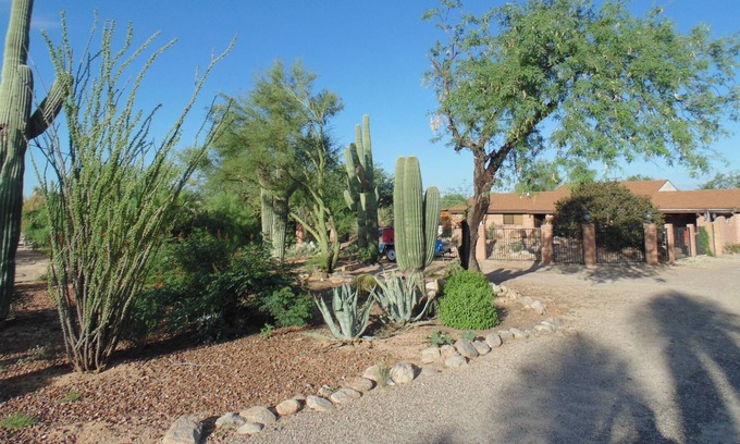 Oro Valley House | Upgraded 2,200 sq. ft. House on an acre