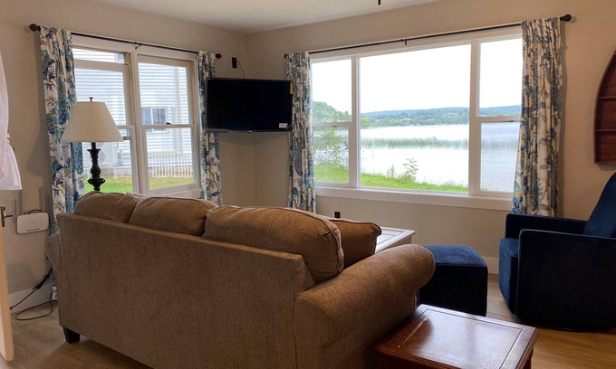 Frankfort Cottage | Upper Herring Lakefront Cottage #1, AC, Newly Remodeled, SUPs, Kayaks, Rowboats