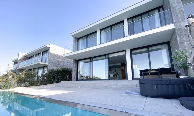 Serra da Pescaria Villa | Uprisinghouse With Private Salty Pool & Océan View