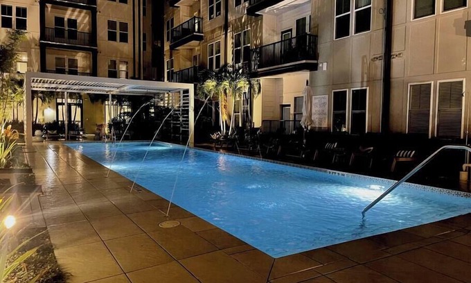 North Hyde Park Apartment | Upscale 1/1 King Pad Pool ParkFree UT