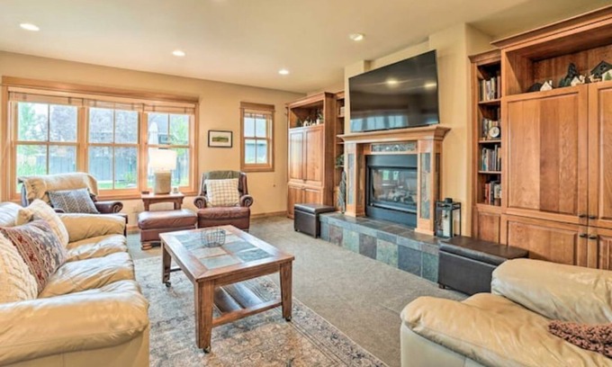 Sisters House | Upscale, centrally located, Dog friendly!