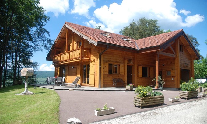 Foncine-le-Haut Ski Chalet | Upscale CHALET in the heart of the Haut Jura Nature Park: relaxation assured
